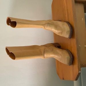 size 8 1/2 M FRYE Boots